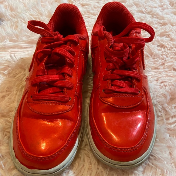 Kids Nike Air Force 1s low - Picture 3 of 5